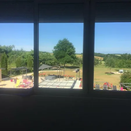 Apartamento Au Pied De La Roche-Morey